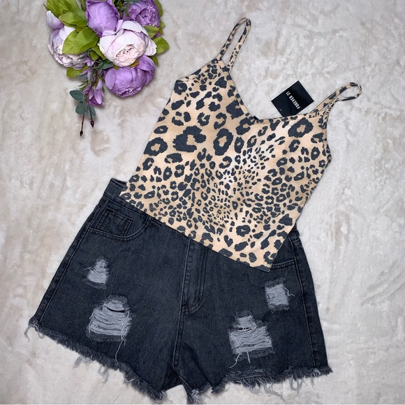 SEE NEW LISTING NWT Forever 21 Leopard Print Crop Tank - Picture 2 of 9